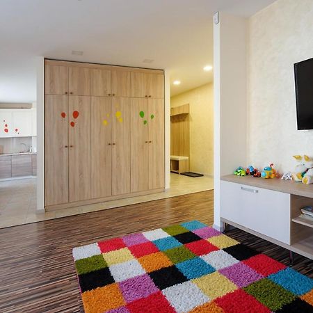 Colored Balloons - 3 Bedrooms, 3 Bathrooms, Equipped Large Apartments 利沃夫 外观 照片